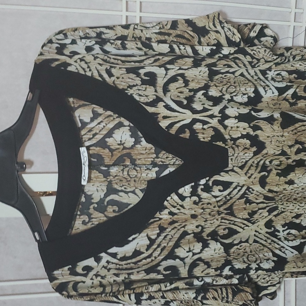 Claudia Richard Women's Top View 2